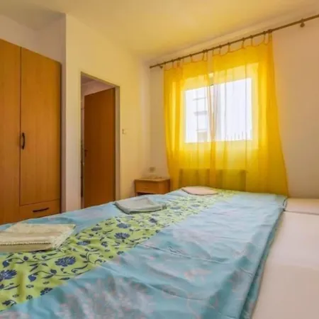 דירה In Mit Moebliertem Balkon *