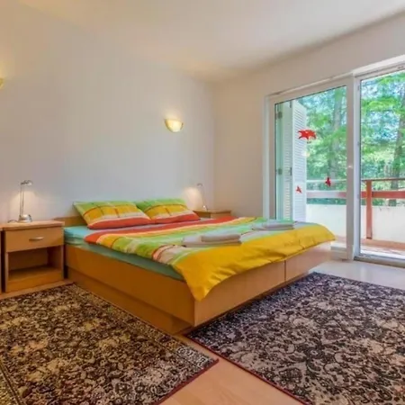 In Mit Moebliertem Balkon דירה *