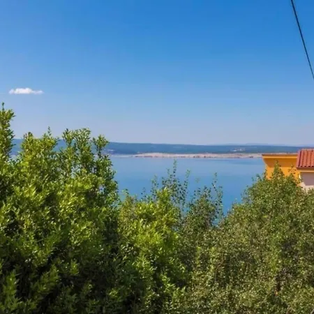 In Mit Moebliertem Balkon * Dramalj